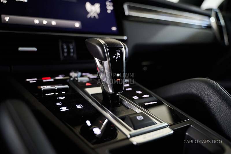 Porsche Cayenne Rata od 800e
