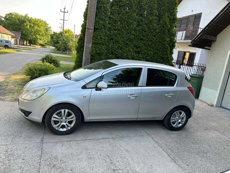 Opel Corsa D 1.3 Cdti Ful Stanje