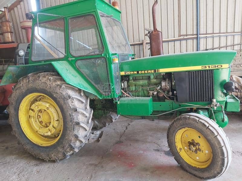 John Deere 3130