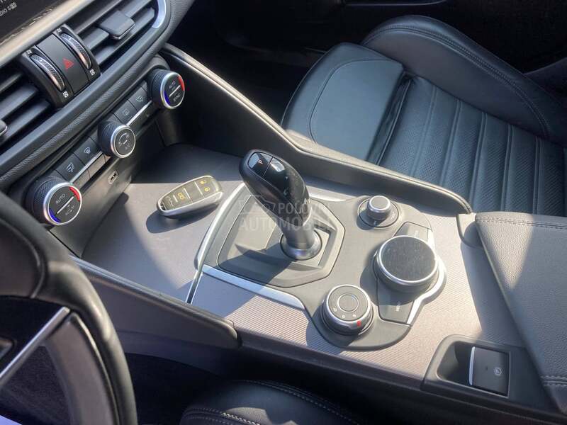 Alfa Romeo Giulia 2.0 Q4 Veloce Aut