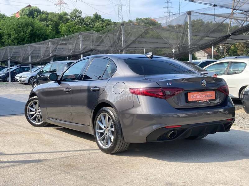 Alfa Romeo Giulia 2.0 Q4 Veloce Aut