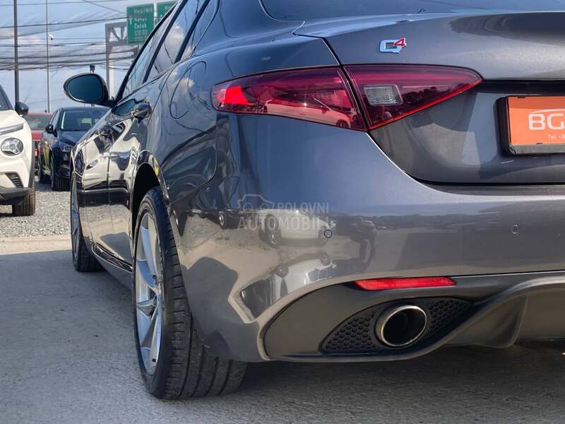 Alfa Romeo Giulia 2.0 Q4 Veloce Aut