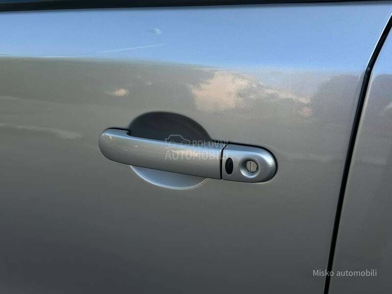 Nissan Note 1.6 i Auto Nav