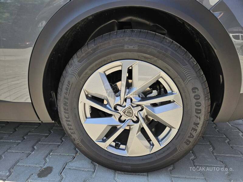 Peugeot 408 HY Allure 136