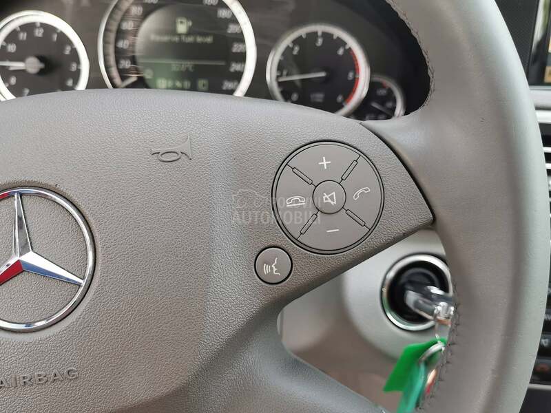 Mercedes Benz E 200 Elegance