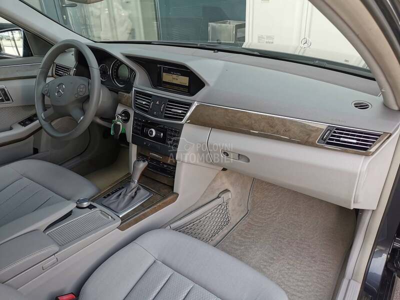 Mercedes Benz E 200 Elegance