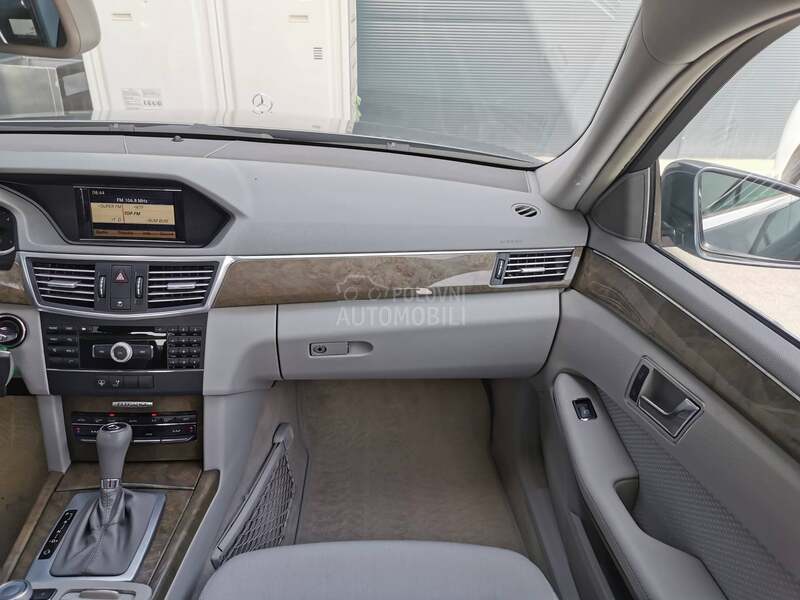 Mercedes Benz E 200 Elegance