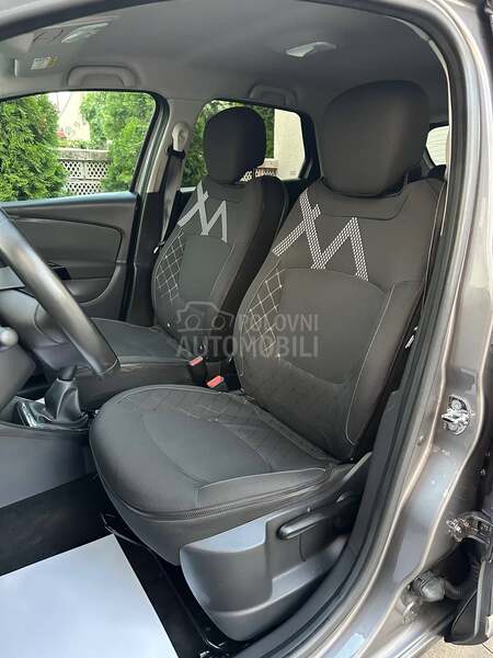 Renault Captur 1.5DCI/ INTENSE