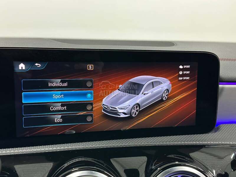 Mercedes Benz CLA 180 AMG LINE AUT PAN AMB