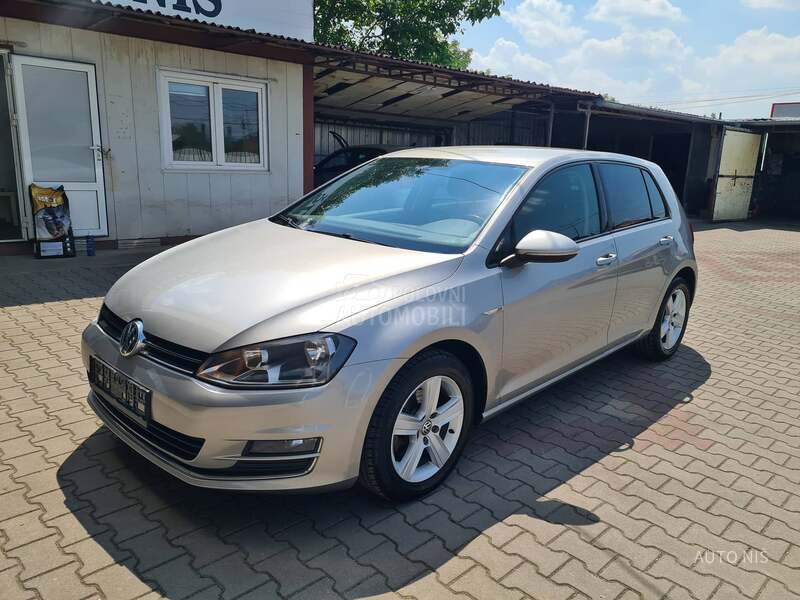 Volkswagen Golf 7 1.2 TSI HIGHLINE