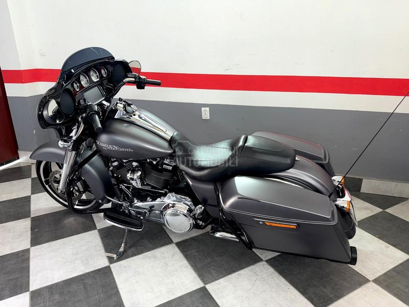 Harley Davidson FLHXS stree glide 107