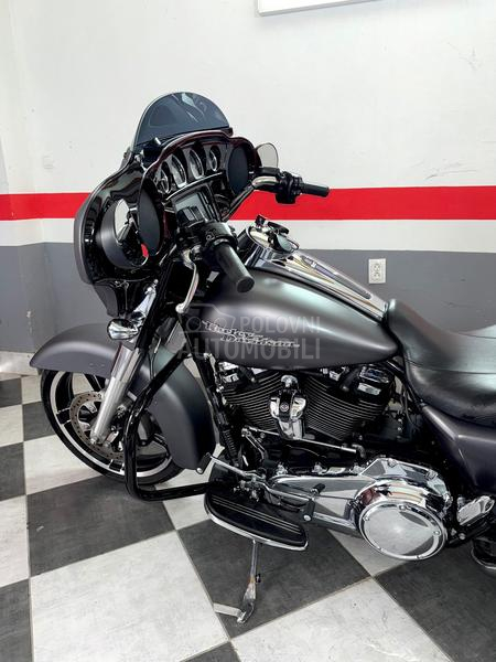 Harley Davidson FLHXS stree glide 107