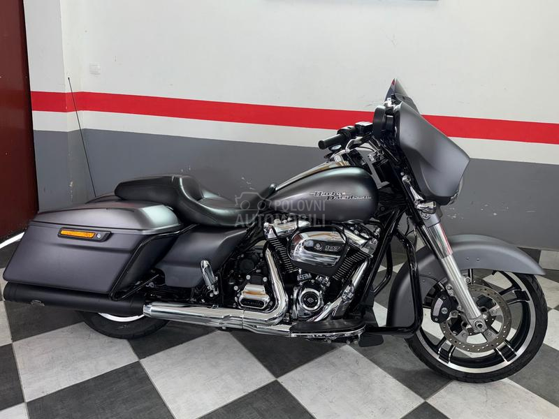 Harley Davidson FLHXS stree glide 107