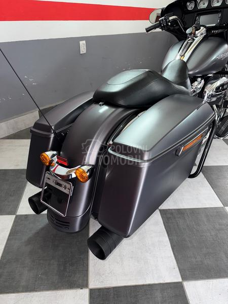 Harley Davidson FLHXS stree glide 107