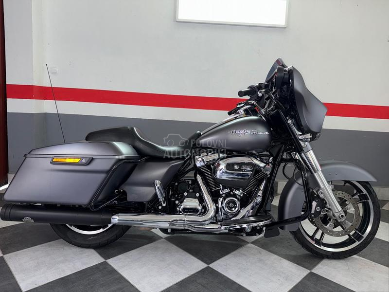 Harley Davidson FLHXS stree glide 107