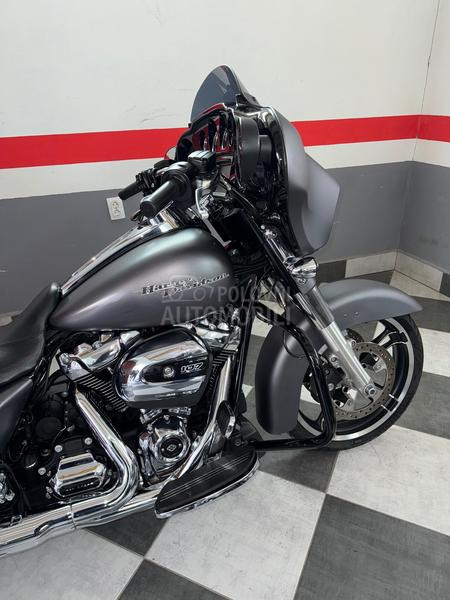 Harley Davidson FLHXS stree glide 107