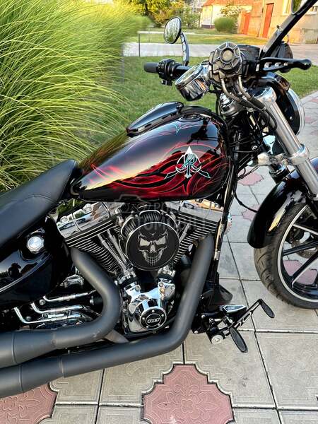 Harley Davidson FXSB breakout