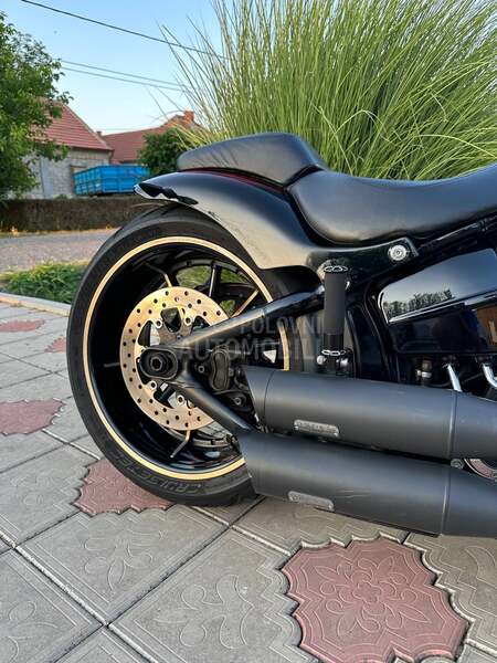 Harley Davidson FXSB breakout