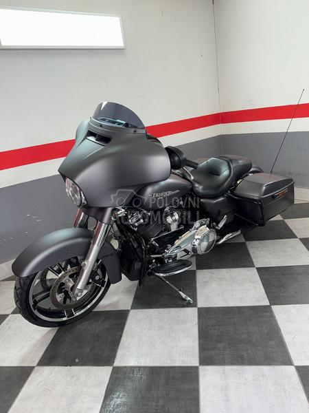 Harley Davidson FLHXS stree glide 107