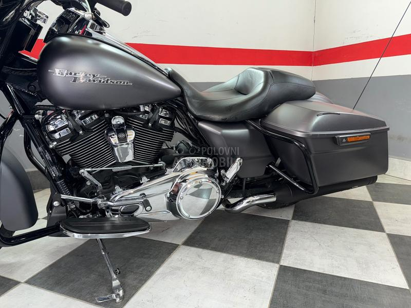 Harley Davidson FLHXS stree glide 107