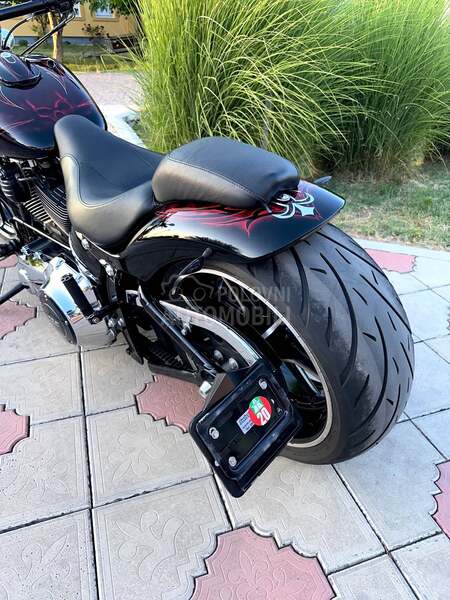 Harley Davidson FXSB breakout