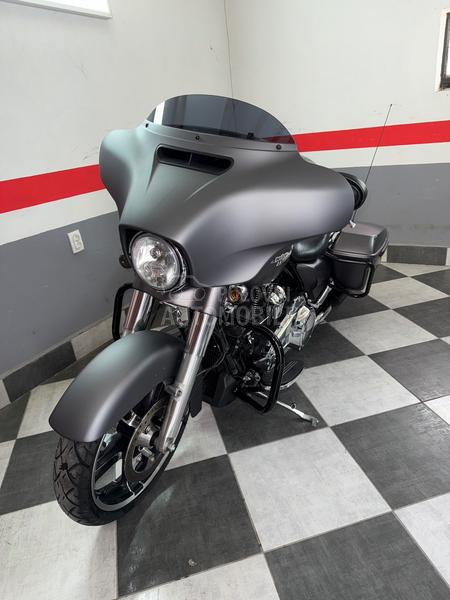 Harley Davidson FLHXS stree glide 107