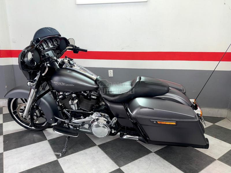 Harley Davidson FLHXS stree glide 107
