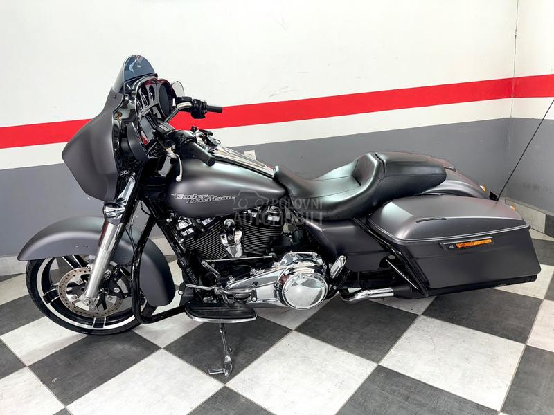 Harley Davidson FLHXS stree glide 107
