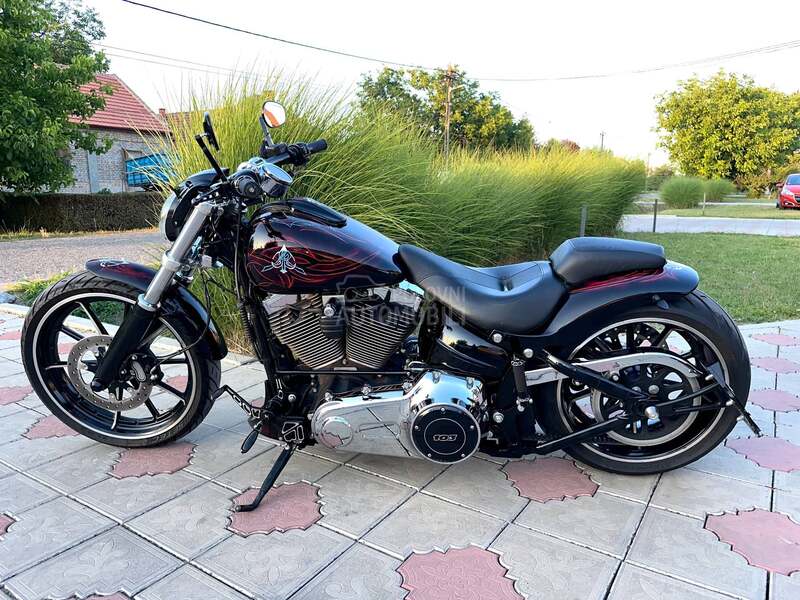Harley Davidson FXSB breakout