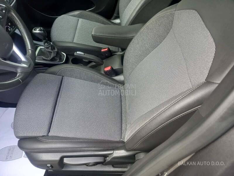 Opel Crossland X  1.5 HDI/NAV/LED