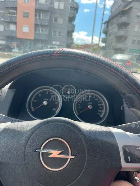 Opel Astra H 
