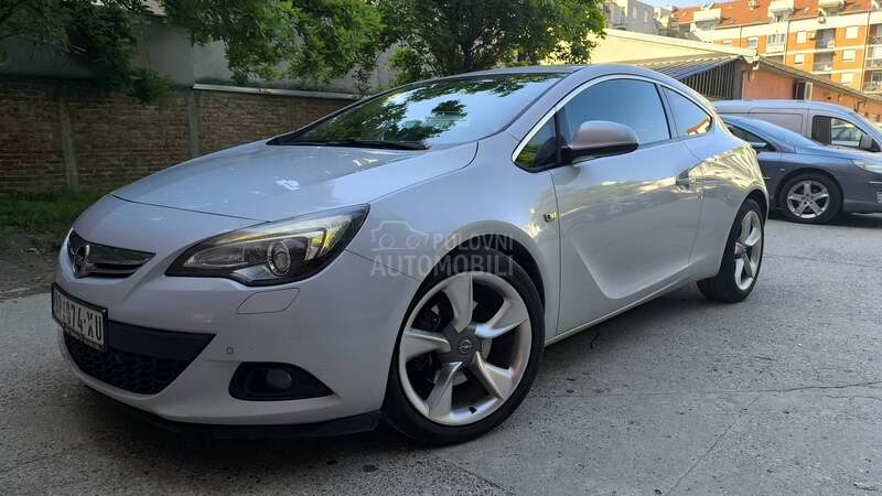Opel Astra J GTC 2.0 cdti