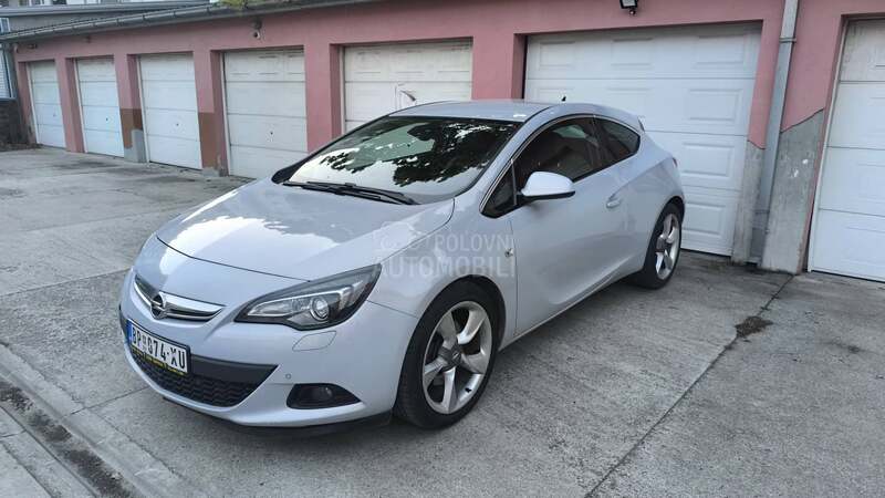 Opel Astra J GTC 2.0 cdti