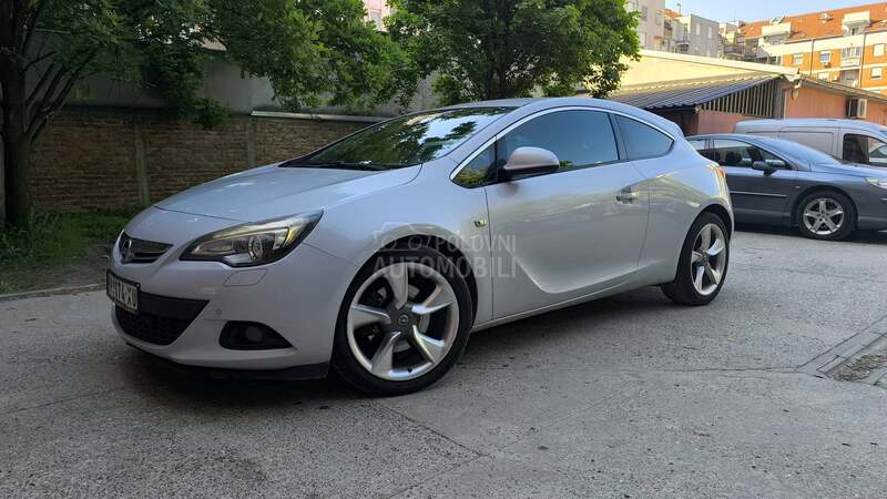 Opel Astra J GTC 2.0 cdti