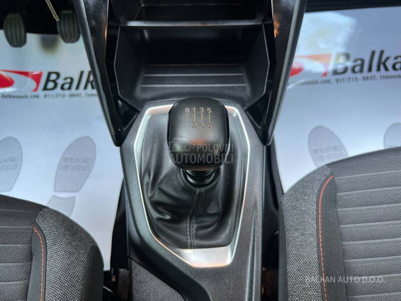 Peugeot 208 1.5 HDI/NAV/LED