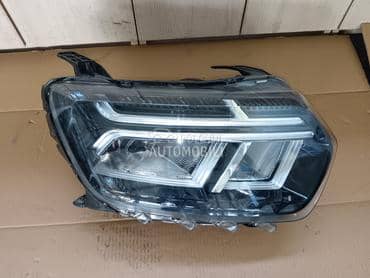 Desni Far za Dacia Duster od 2022. do 2024. god.