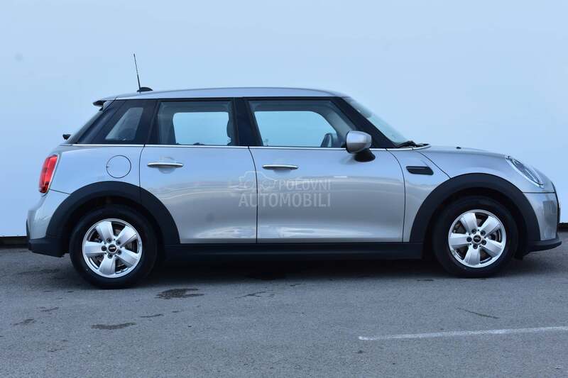 MINI Cooper 5 door