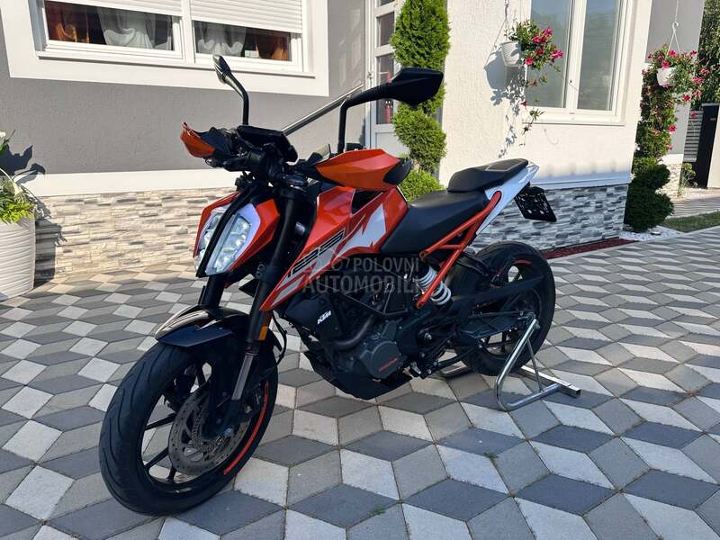 KTM Duke 125