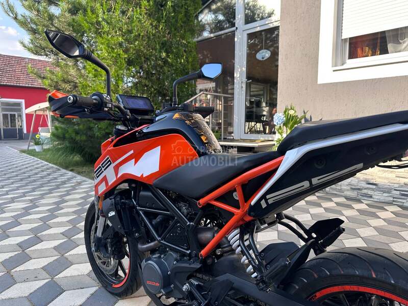 KTM Duke 125