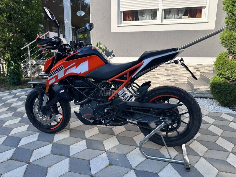 KTM Duke 125