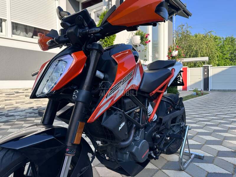 KTM Duke 125