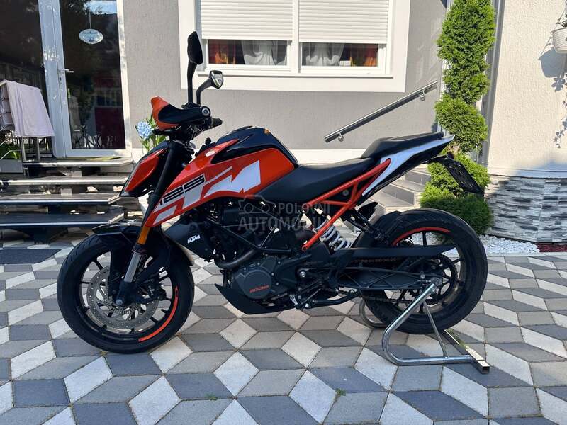KTM Duke 125