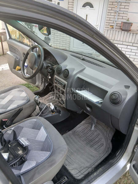 Dacia Logan 