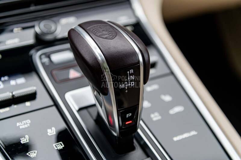 Porsche Panamera TURBO S/E-HYBRID