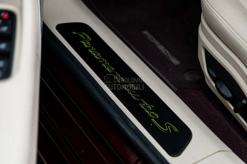Porsche Panamera TURBO S/E-HYBRID