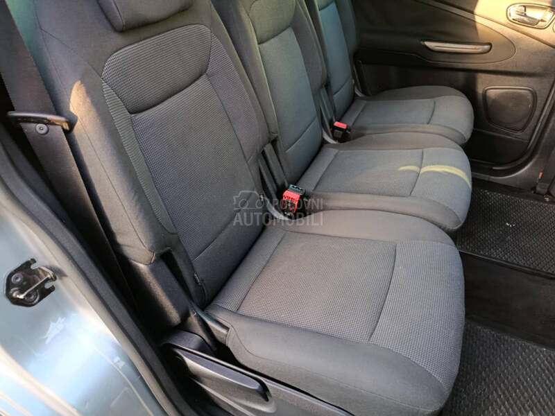 Ford S-Max Titanium