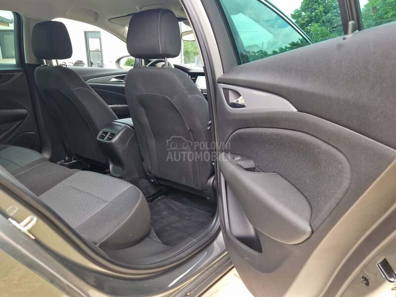 Opel Insignia 1.6 SPORTS TOURER