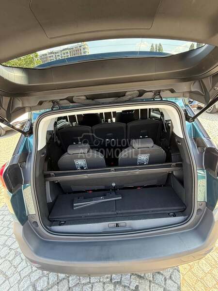 Peugeot 5008 1.2I Bussines