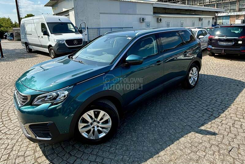 Peugeot 5008 1.2I Bussines