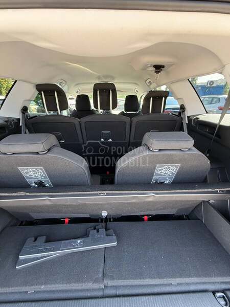 Peugeot 5008 1.2I Bussines